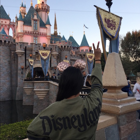 Meet your Posher, Cynthia - Picture 1 of 1